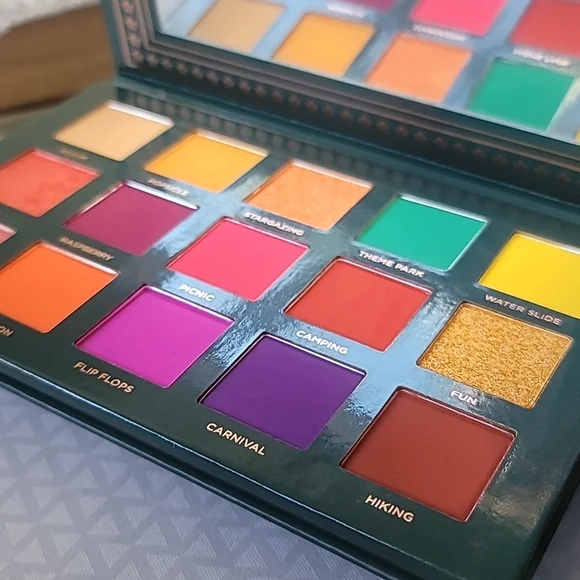 Ace Beauty Nostalgia Palette - Picture 5 of 9